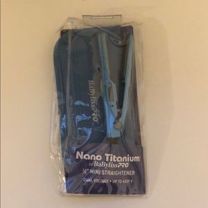 BaBylissPRO Nano Titanium Mini Straightening Iron